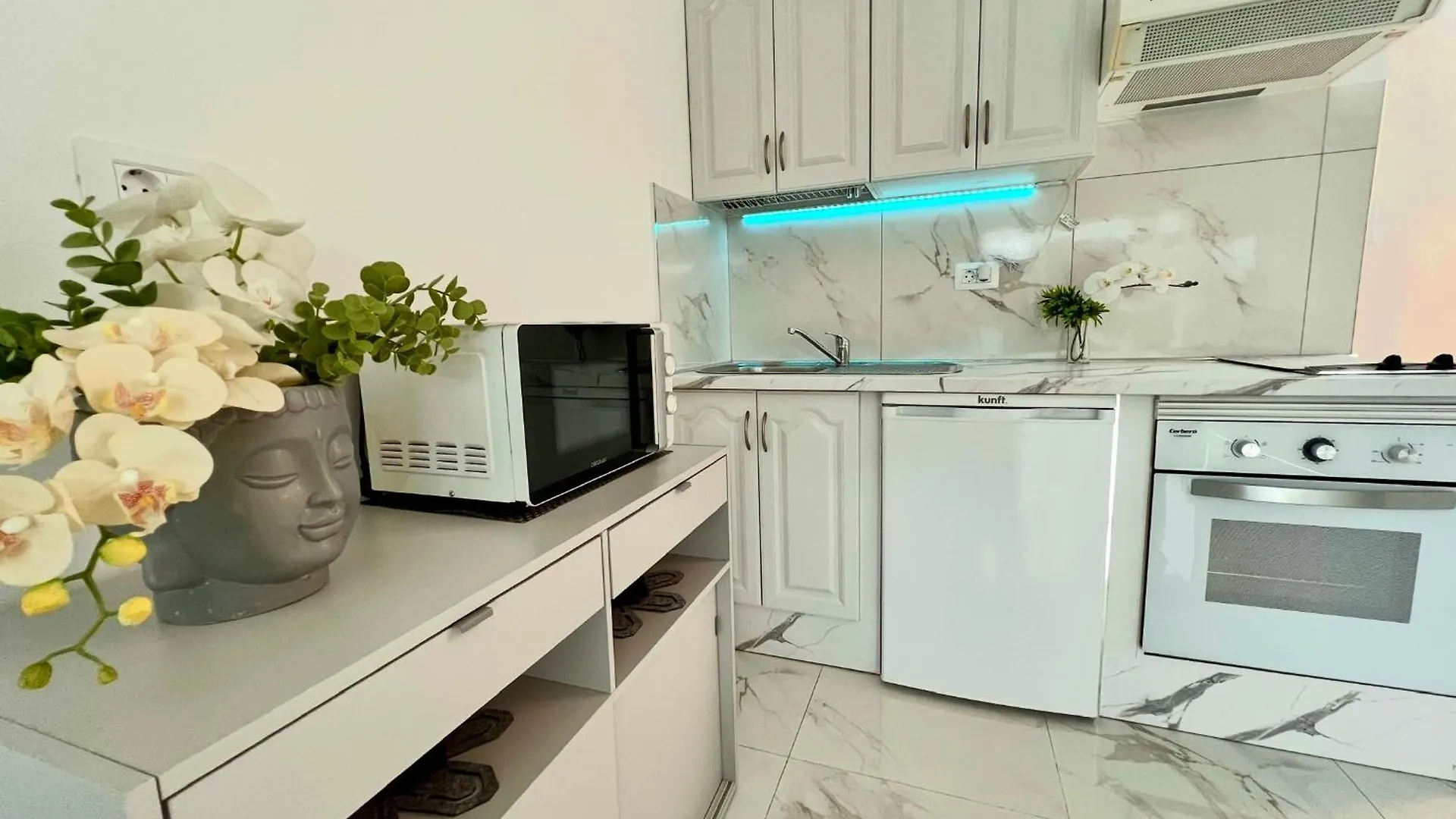 Serene Flat In Central Location Overlooking Siam Park Costa Adeje Daire