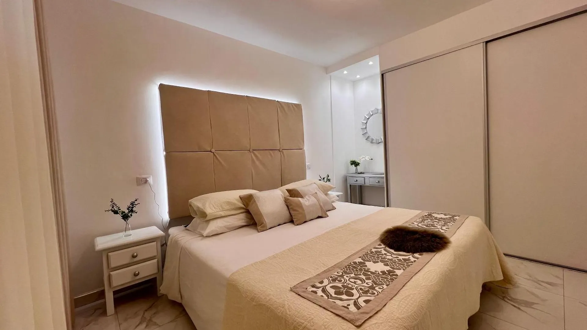 Daire Serene Flat In Central Location Overlooking Siam Park Costa Adeje